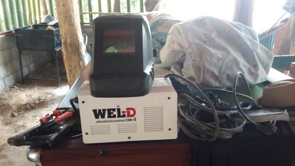 Welding machine and mask